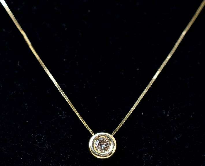 Sparkling 14K yellow Gold Diamond Pendant Necklace
