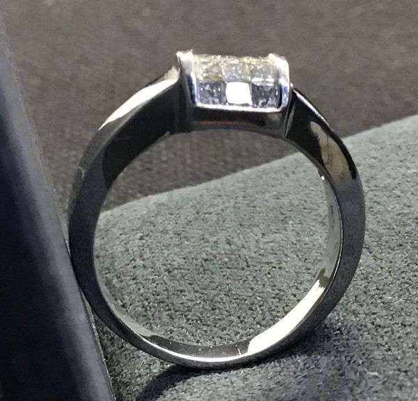 14K WHITE GOLD NATURAL DIAMOND WEDDING BAND