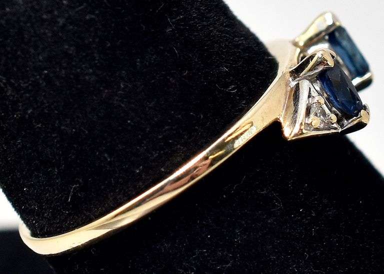 Cute 10K Yellow Gold Blue sapphire and Diamond Ring