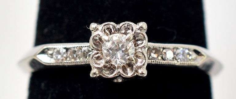 Amazing 14K White Gold Diamond Ring