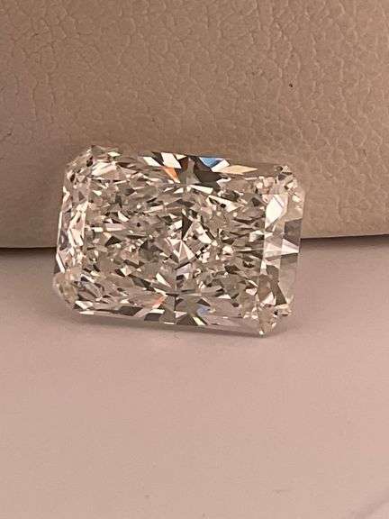 I.G.I CERTIFIED 5.05 CARAT RADIANT CUT LAB GROWN DIAMOND