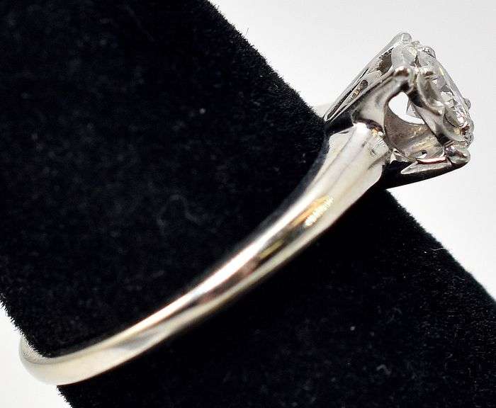 Sparkling 14K White Gold Solitaire Diamond Ring