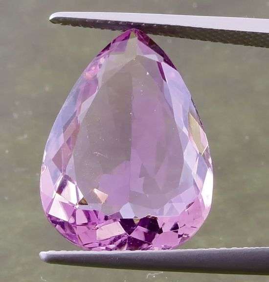 Halo flashing 8.98ct real unheated Bolivian Amethyst