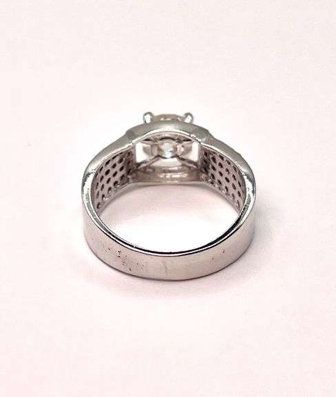 Impressive 14 Kt White Gold Plated 2.65 Ct Lab Simulated Diamond Ring