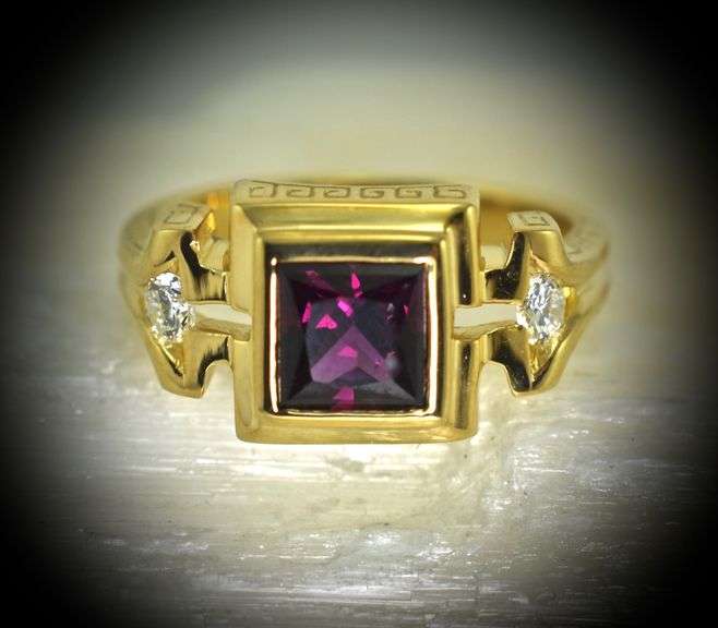 Gorgeous 18K Garnet and Diamond Ring