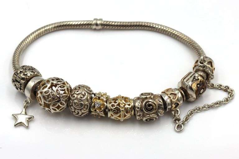 925 Sterling silver Pandora silver bracelet with charms