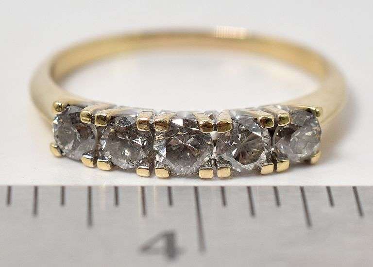 Stunning 14K Yellow Gold Diamond Ring