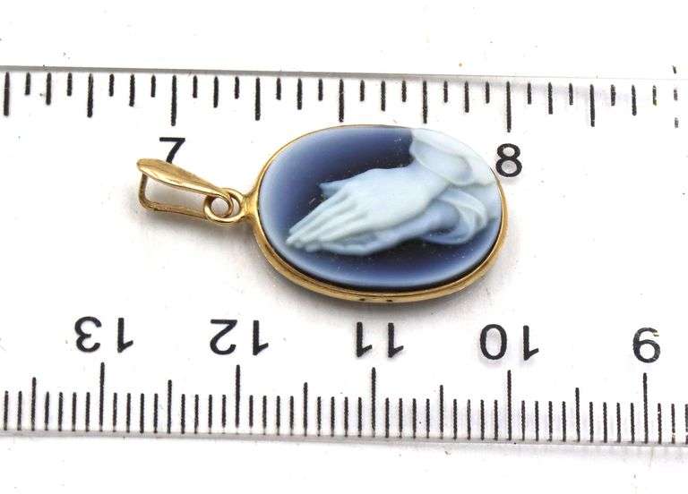 14kt Yellow gold laser cut cameo charm pendant