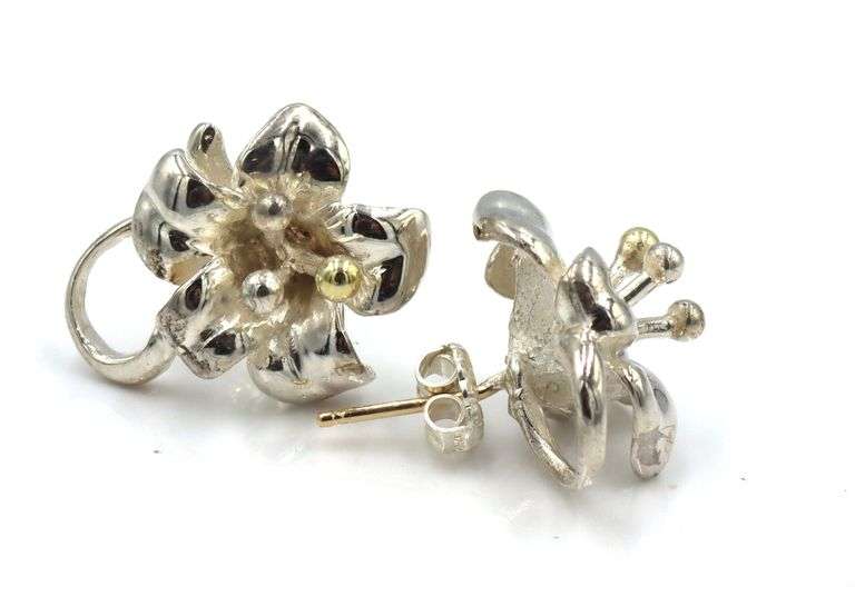 925 Sterling silver Krypell flower 2 tone stud earrings