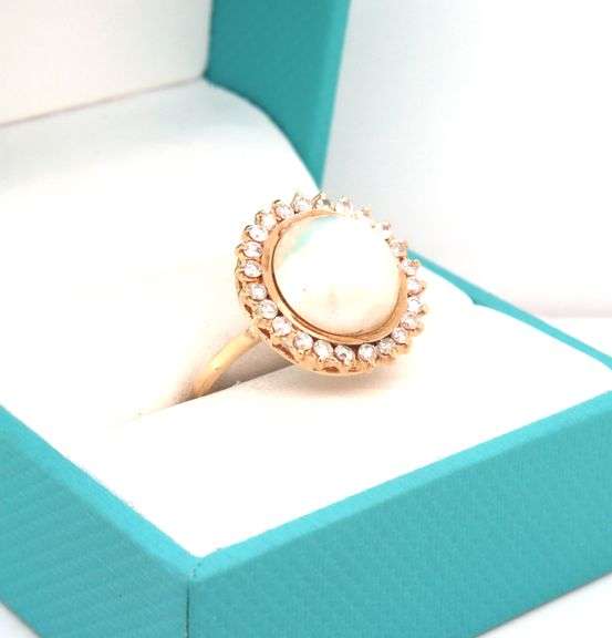 14kt Yellow gold Mabe pearl and diamond halo ring