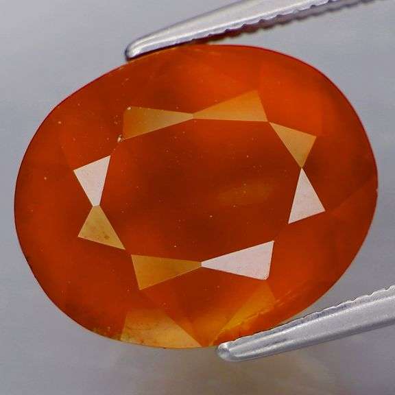 Collectors fiery 8.81ct color shifting Hessonite Garnet!