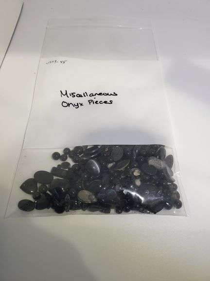 Miscellaneous lot of Onyx pieces