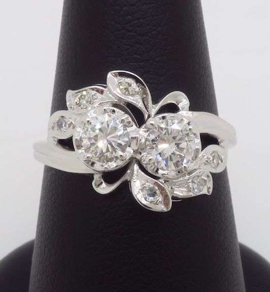 Vintage Toi-et-Moi Diamond Ring in 14k White Gold