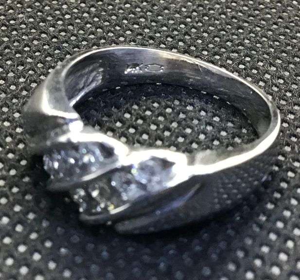 14K WHITE GOLD NATURAL DIAMOND WEDDING BAND