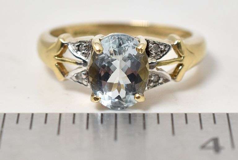 Beautiful 10K Yellow Gold Blue Topaz Gemstone and Diamond Ring