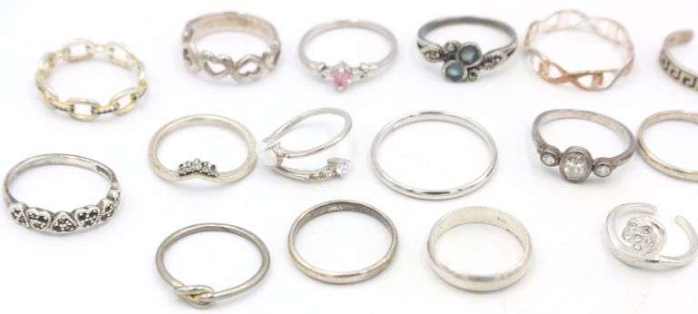 Group lot of 4 Vintage 925 sterling silver Rings