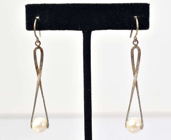 Pearl Dangle Earrings in Sterling Silver