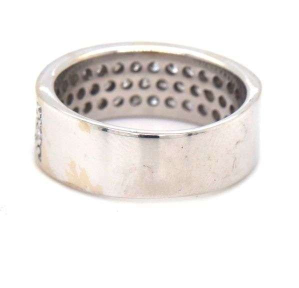14kt White gold 0.95ctw diamond pave band