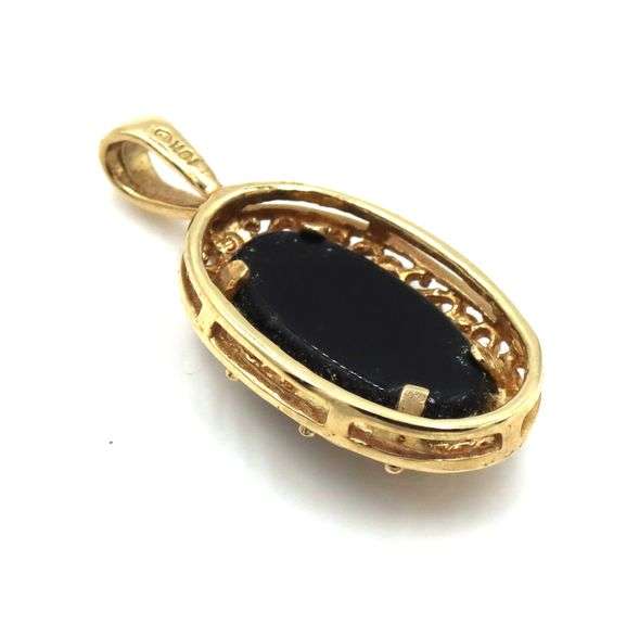 10kt Yellow gold black onyx diamond praying hands pendant