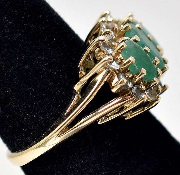 Stunning Emerald and Diamond Ring in 10K Yellow Gold
