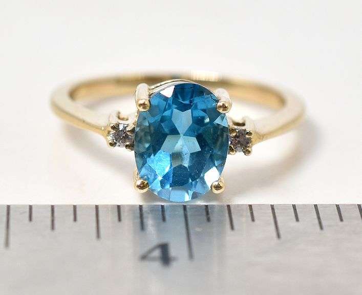 Admirable 14K Yellow Gold Blue Topaz Gemstone Ring