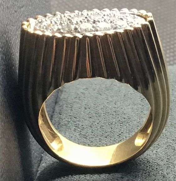 MEN’S 18K YELLOW GOLD NATURAL DIAMOND RING