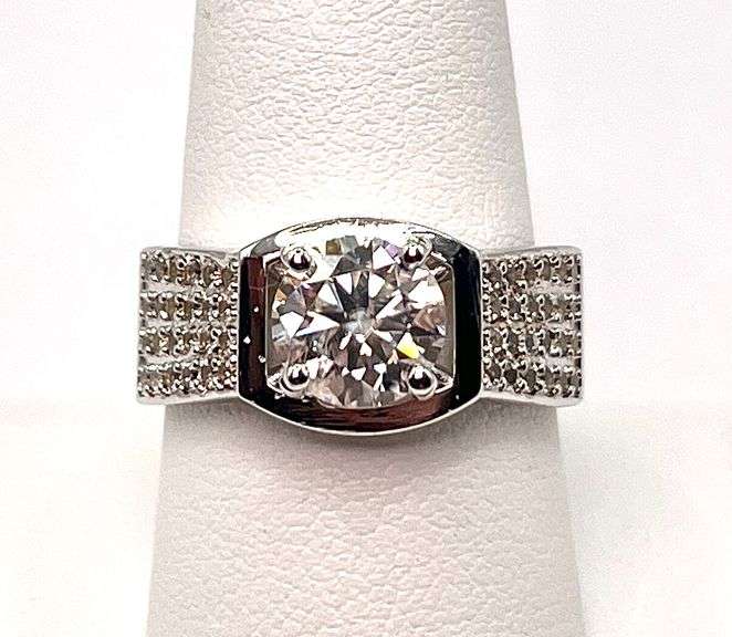 Impressive 14 Kt White Gold Plated 2.65 Ct Lab Simulated Diamond Ring
