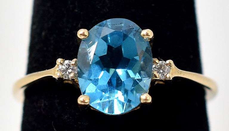Admirable 14K Yellow Gold Blue Topaz Gemstone Ring