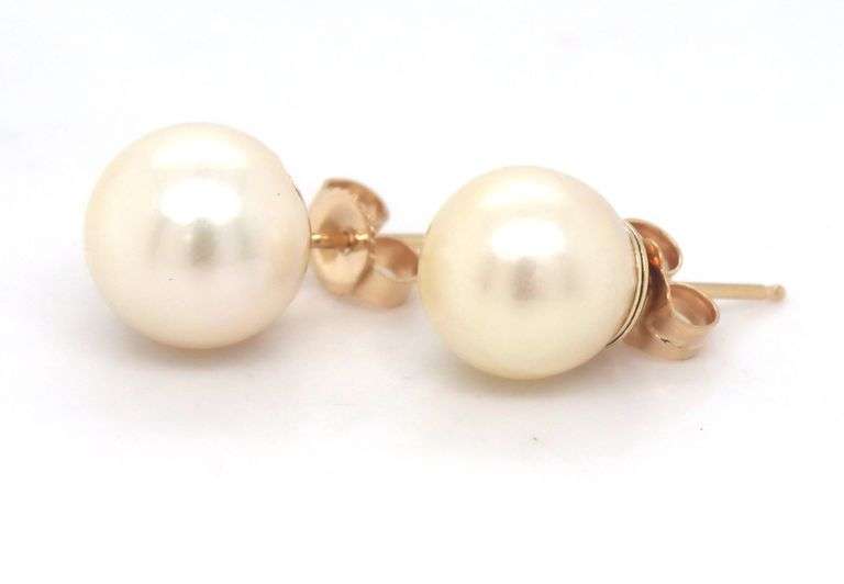 14kt Yellow gold pearl stud earrings