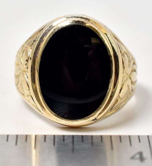 Charming 14K Yellow Gold Black Onyx Gemstone Ring