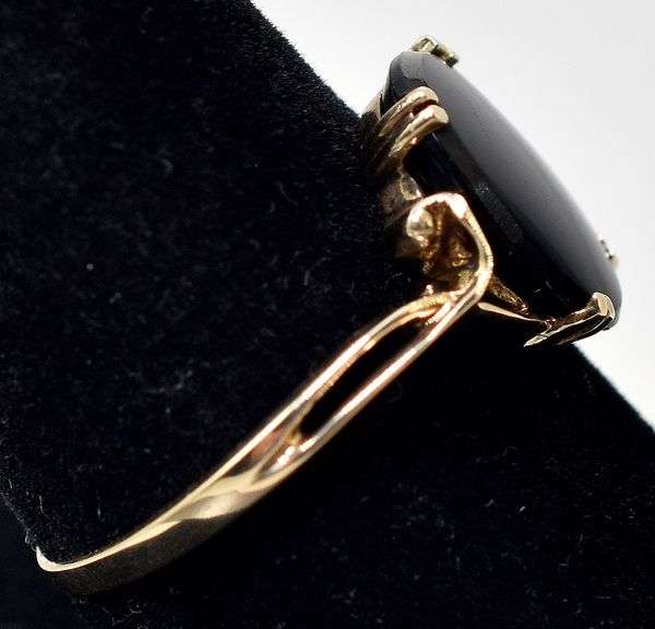 Vintage 10K Yellow Gold Black Onyx Gemstone Ring