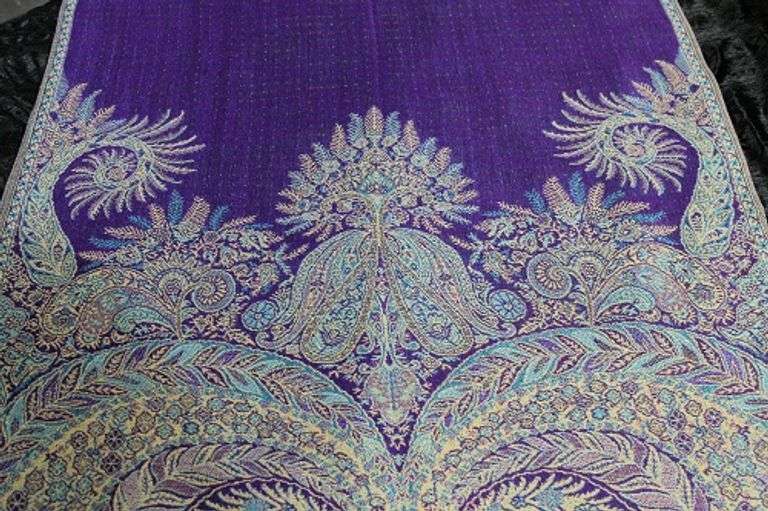 A Very Unique Design Lady's Scarf