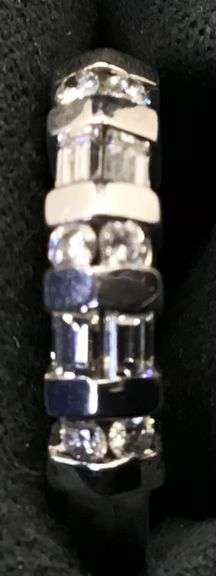14K WHITE GOLD NATURAL DIAMOND WEDDING BAND