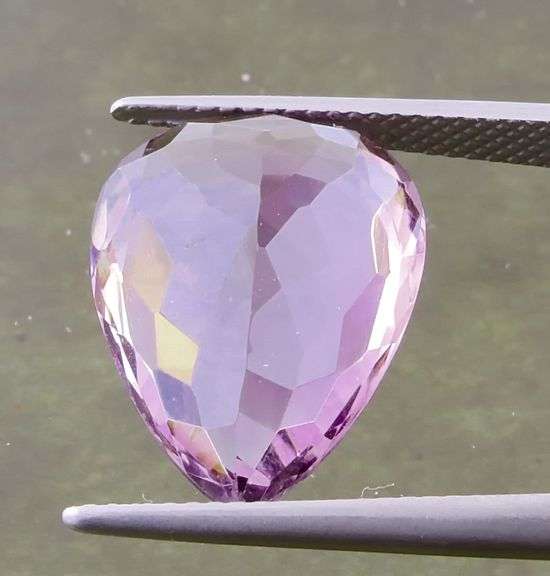 Halo flashing 8.98ct real unheated Bolivian Amethyst