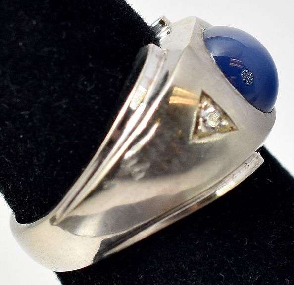 Beautiful 14K White Gold Star Sapphire and Diamond Ring