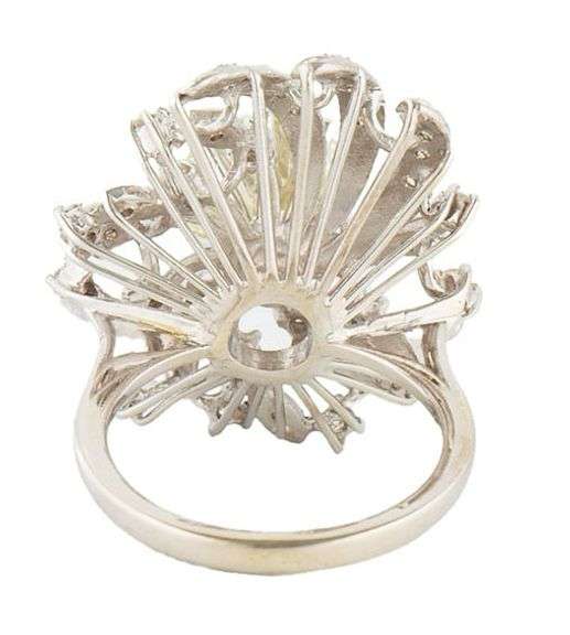 2.92ctw Round Diamond Spray Style Cocktail Ring in 18K