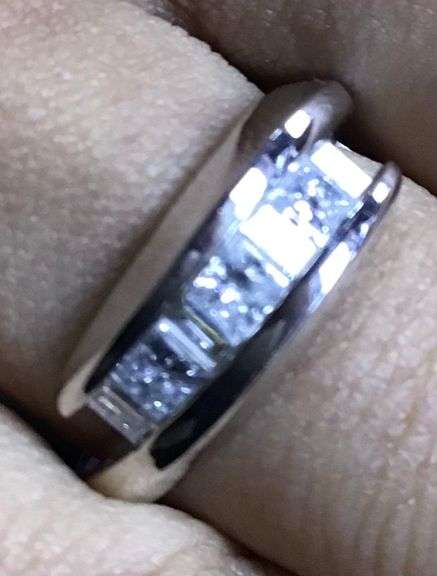 STUNNING 14K WHITE GOLD NATURAL DIAMOND WEDDING BAND