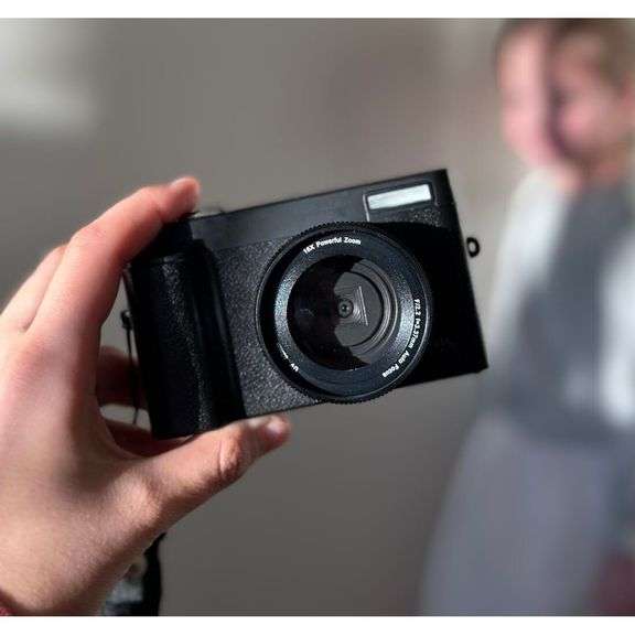 4K Digital Vlogging Camera with 48MP Flip Screen