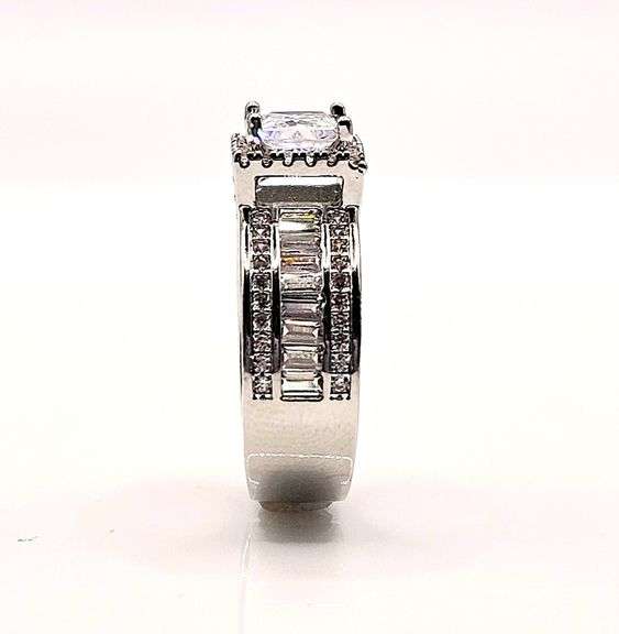 Stunning Incredible 14 Kt White Gold Plate 2.25 Ct Princess Cut Simulated Diamond Ring