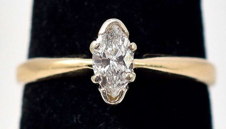 Eye-Catching 14K Yellow Gold Solitaire Diamond Ring