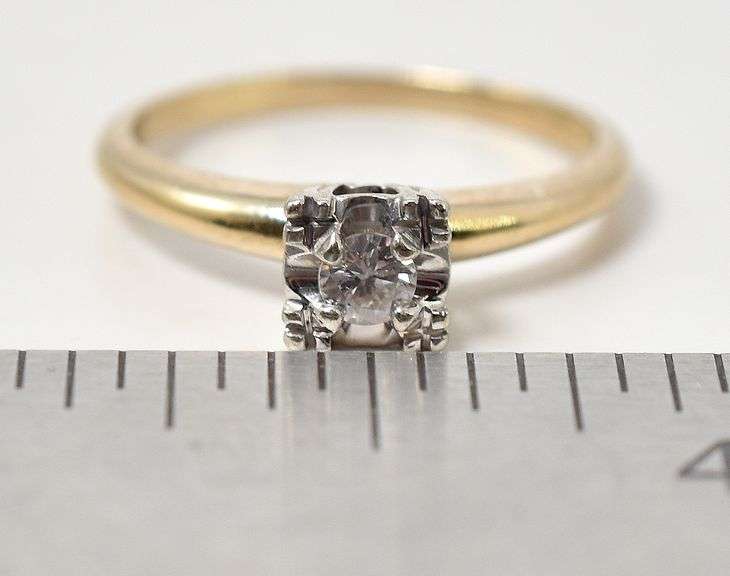 Lovely 14K Yellow Gold Diamond Ring