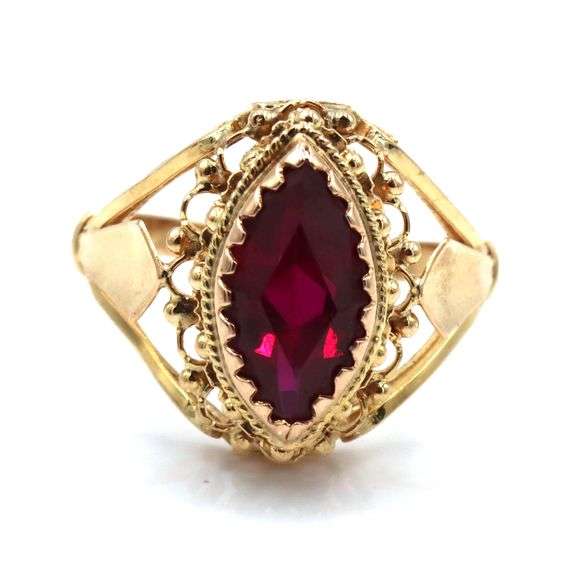 14kt Yellow gold marquise garnet cocktail ring