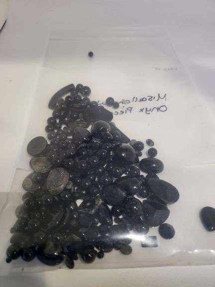 Miscellaneous lot of Onyx pieces