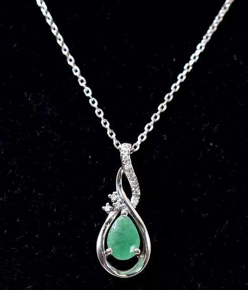 Dazzling 10K White Gold Emerald Pendant Necklace