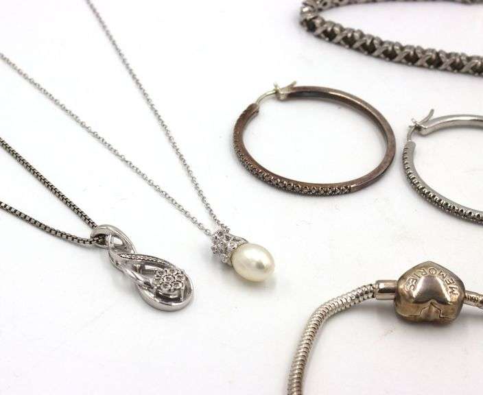 Group of vintage 925 sterling silver mixed jewelry