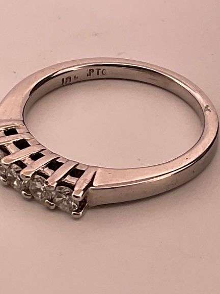 18K WHITE GOLD LADIES DIAMOND BAND