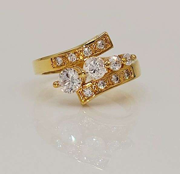 Sparkling 14 K Yellow Gold Plate 2.65 Ctw Lab Simulated Diamond Ring