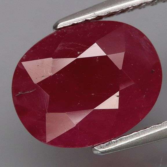 Elegant 4.30ct heated only violet red Madagascar Ruby