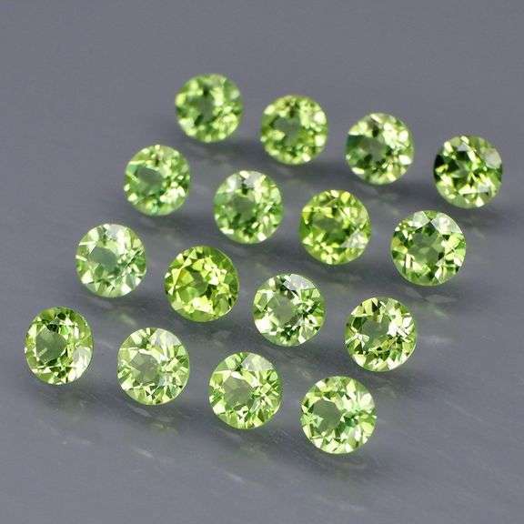 Round cut! Untreated! Matched! 4.56ct Peridot set!