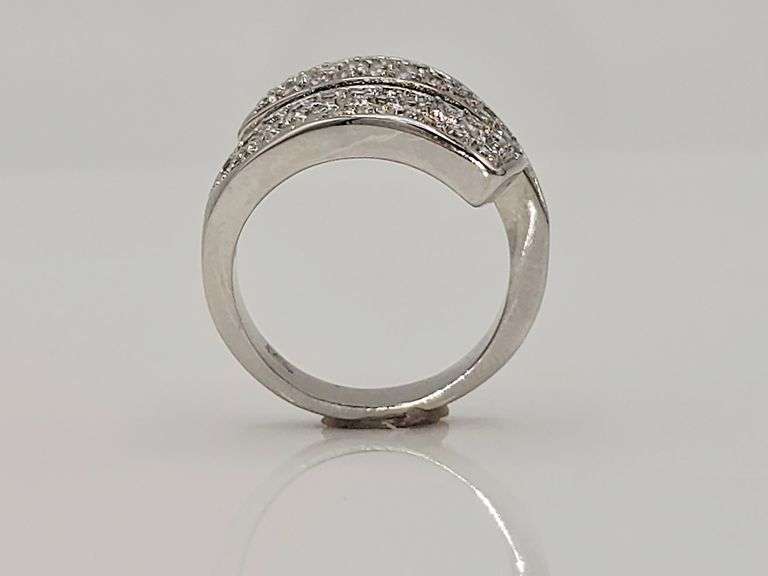 Dazzling 14 Kt White Gold Plated 3.25 Ctw Lab Simulated Diamond Ring
